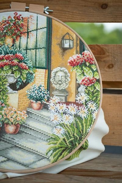 PN-0008016 Набір для вишивки хрестом LanArte Terrace in Autumn Bloom "Осіннє цвітіння (Тераса)" 1070720 фото